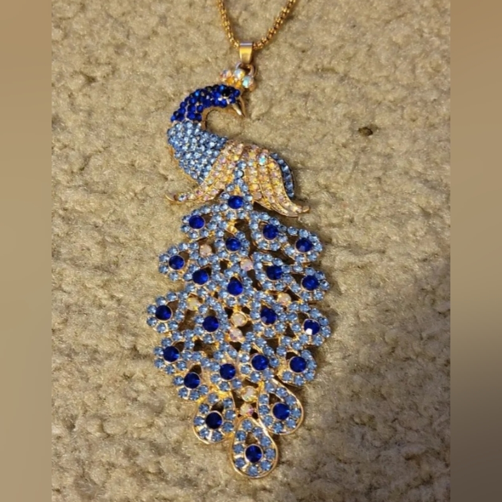 Betsy Johnson Peacock Necklace 🦚